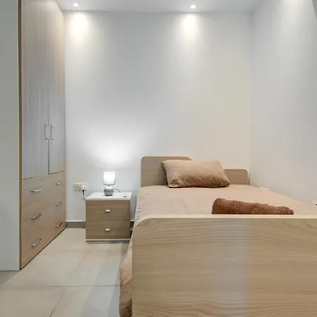 Διαμέρισμα Modern 3br With Balcony In Msida By 360 Estates