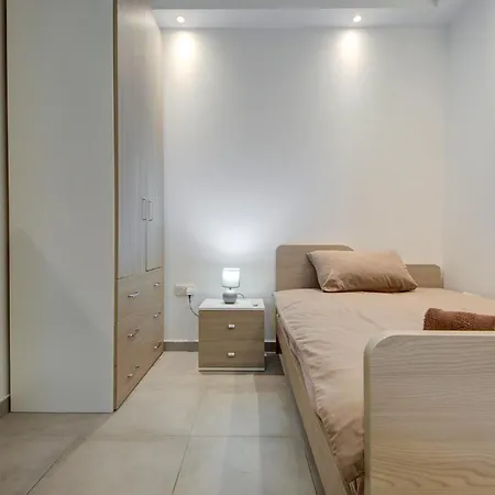 Modern 3br With Balcony In Msida By 360 Estates Διαμέρισμα Msierah